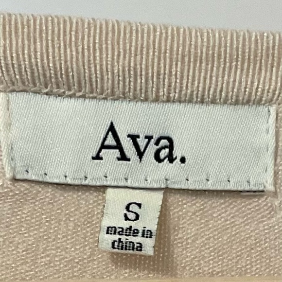 Ava Cardigan in Cream - Picture 6 of 7